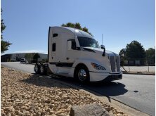 3 of the Best Sleeper Cab Trucks image