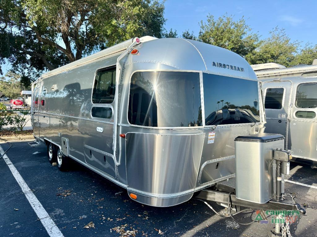 2023 Airstream Flying Cloud 27FB in seffner FL