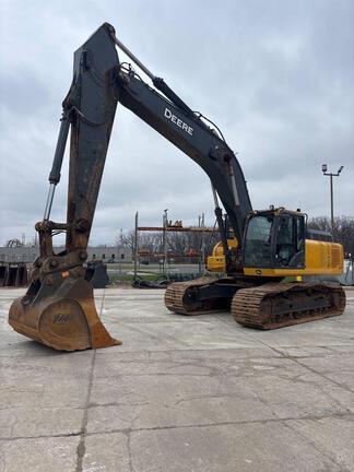 2022 John Deere 350G LC in Rockdale, IL