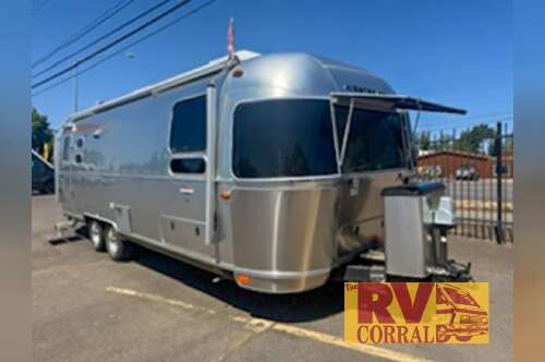 2017 Airstream International Signature 27FB Twin in eugene OR