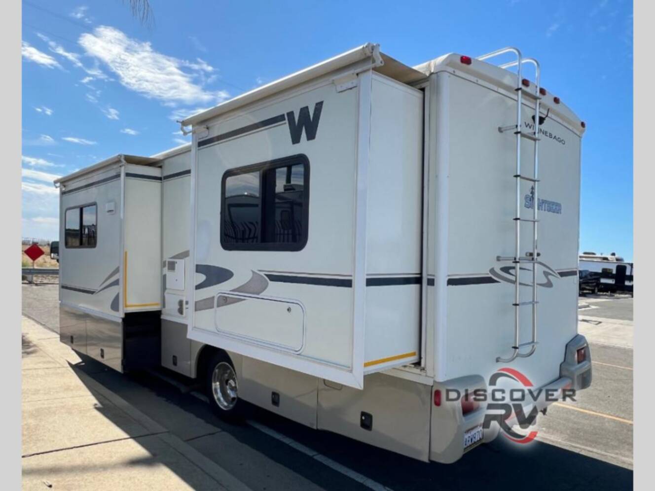 A photo of this 2005 Winnebago Sightseer 29R