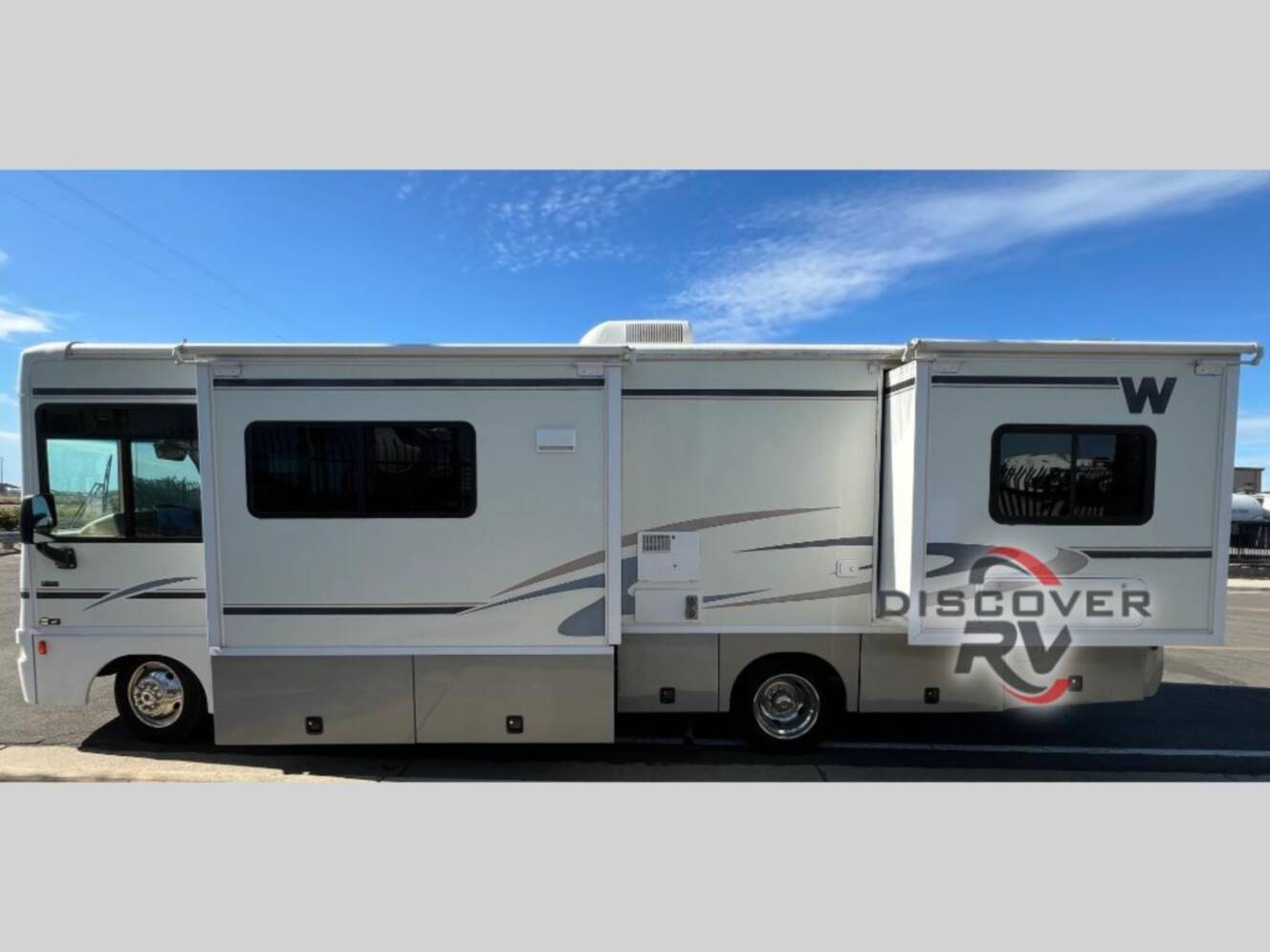 A photo of this 2005 Winnebago Sightseer 29R