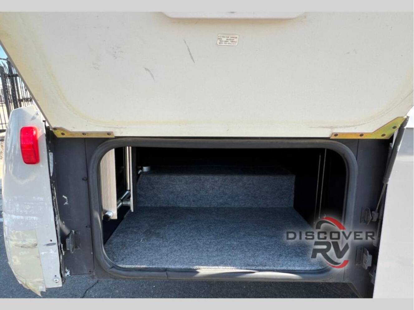 A photo of this 2005 Winnebago Sightseer 29R