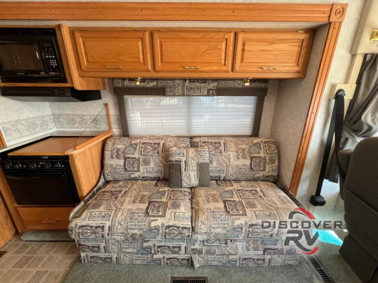 A photo of this 2005 Winnebago Sightseer 29R