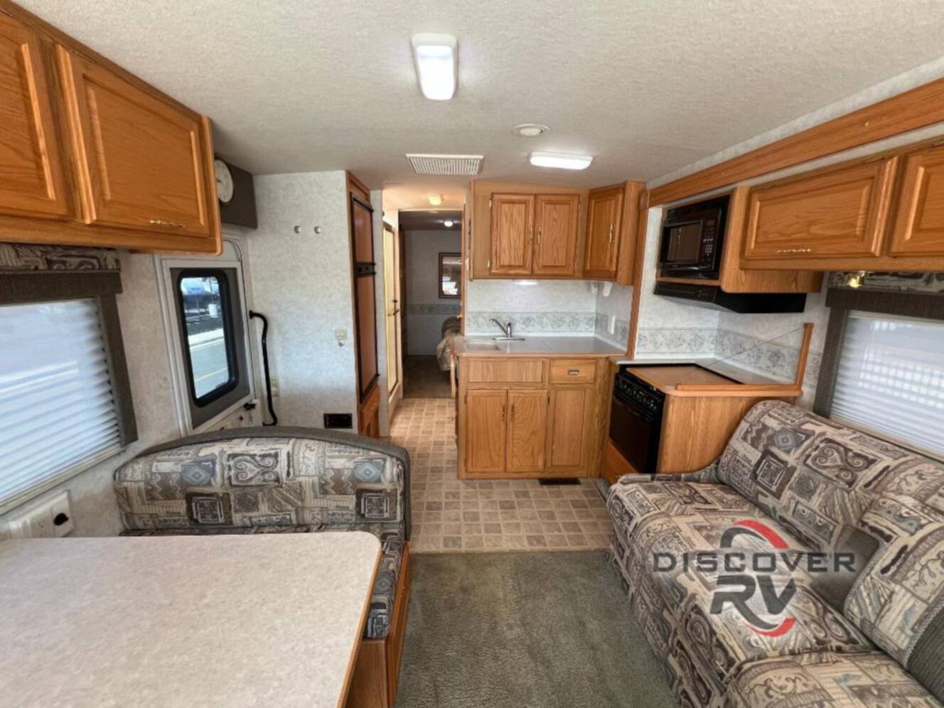 A photo of this 2005 Winnebago Sightseer 29R