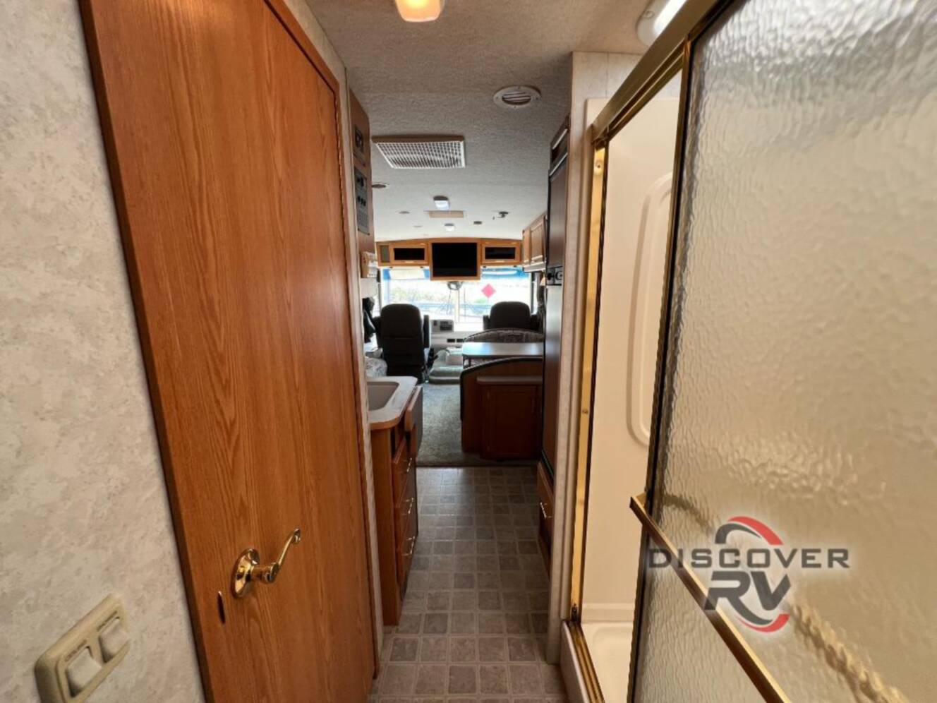 A photo of this 2005 Winnebago Sightseer 29R