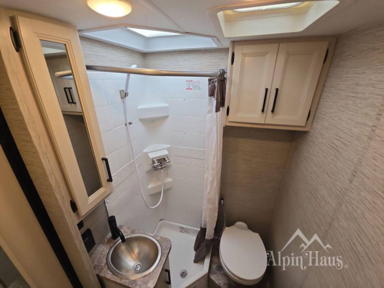A photo of this 2023 Thor Motor Coach Axis 24.1