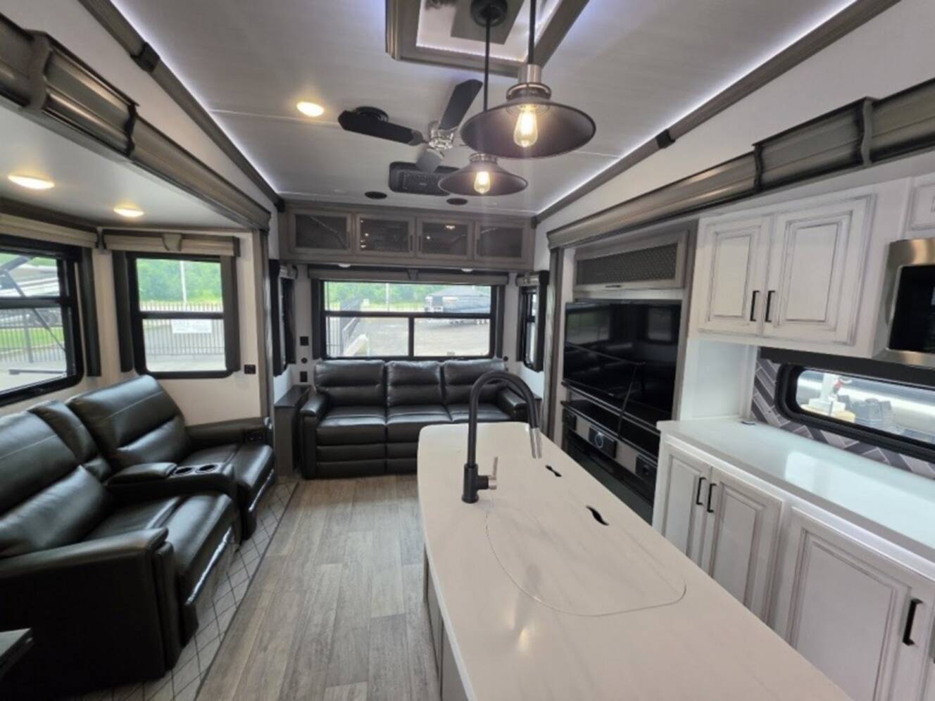 A photo of this 2022 Keystone Rv Montana 3231CK