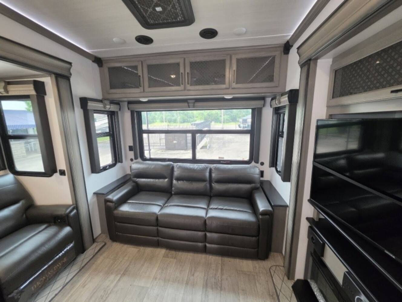 A photo of this 2022 Keystone Rv Montana 3231CK