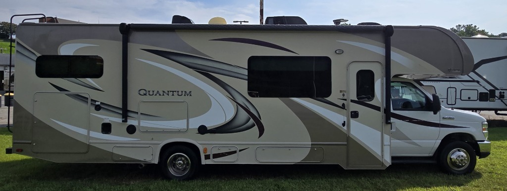 2017 Thor Motor Coach Quantum PD31 in hickory NC