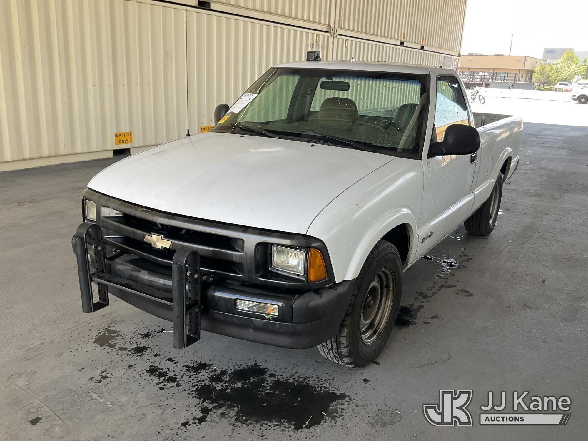 1996 CHEVROLET S10 in Jurupa Valley, CA