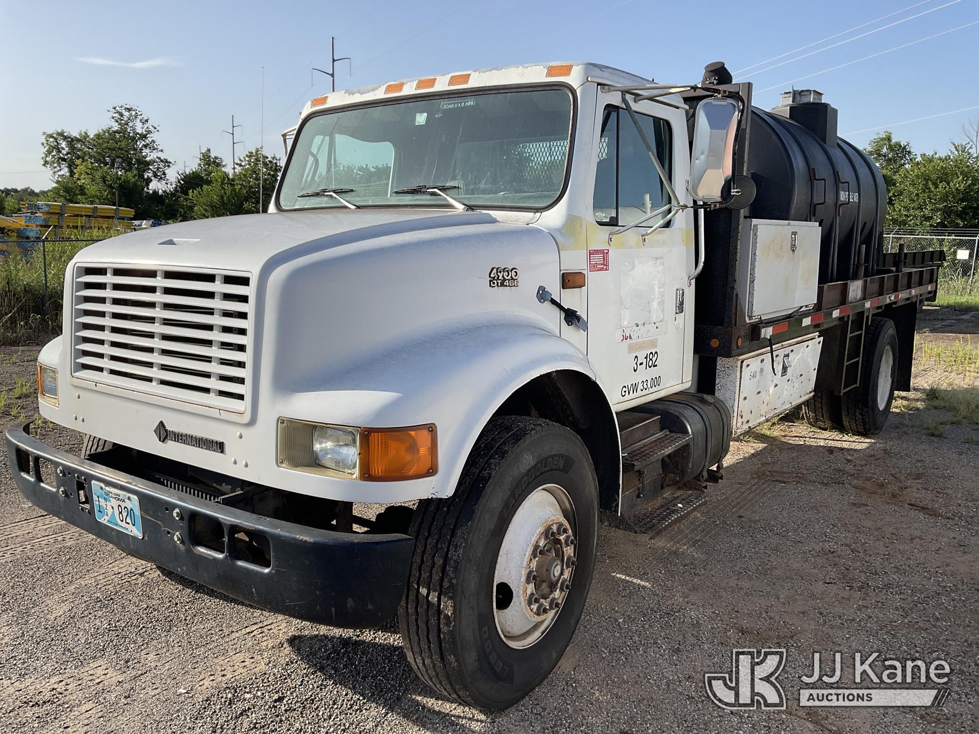 1993 INTERNATIONAL 4900 in Shawnee, OK