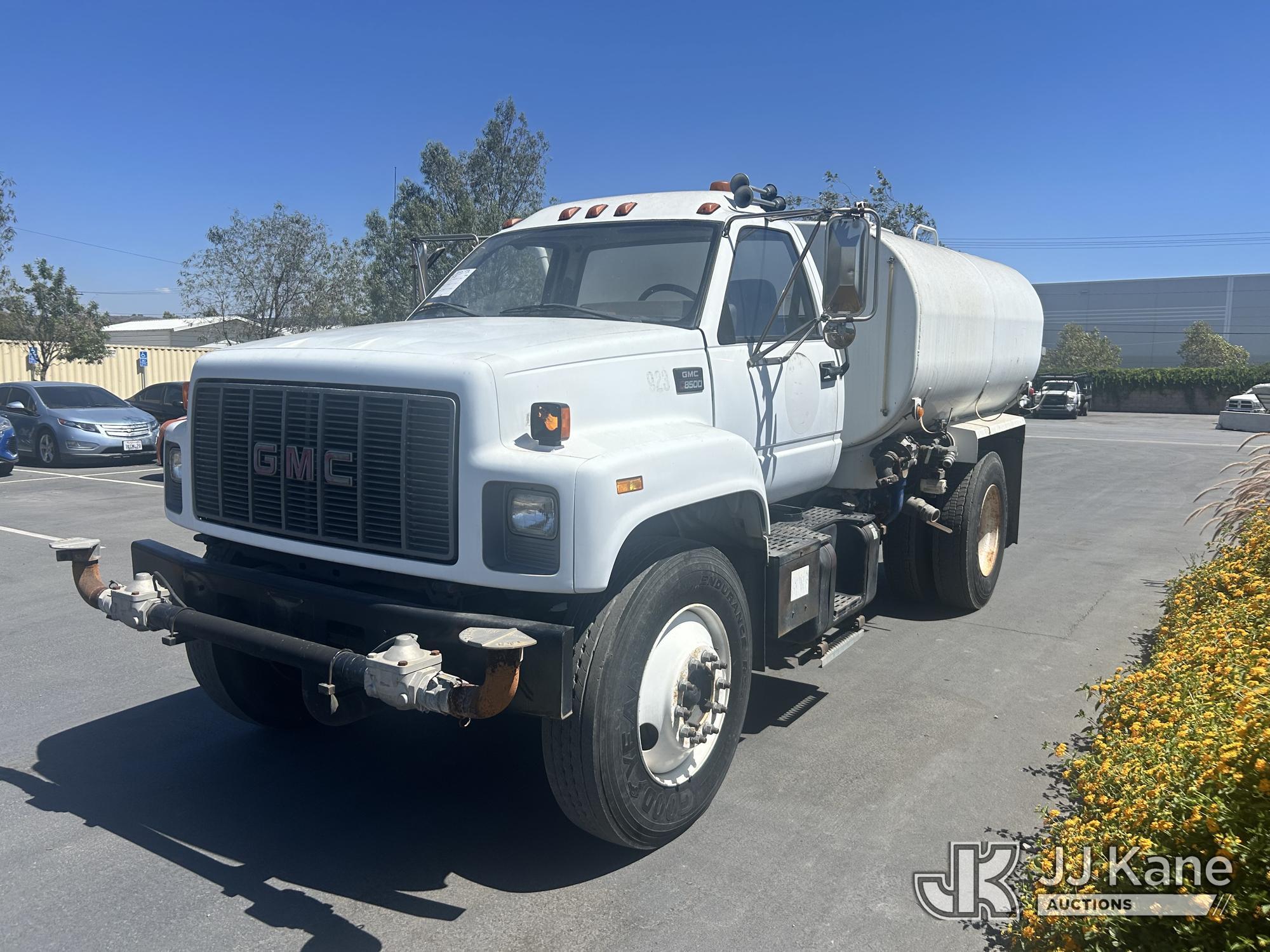 2002 GMC C8500 in Jurupa Valley, CA