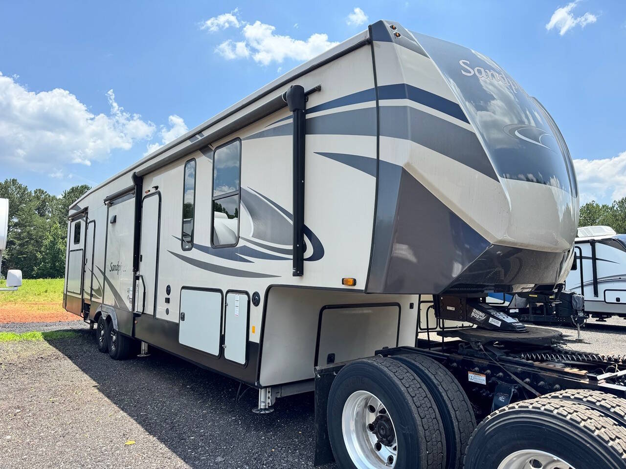 2021 Forest River Sandpiper 384QBOK RV