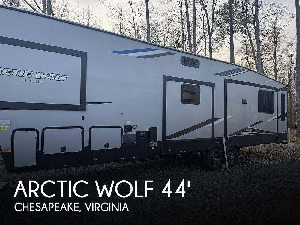 2022 Cherokee Arctic Wolf 3660 SUITE RV