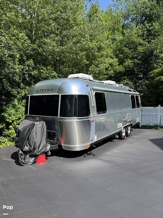 2019 Airstream International 27FB Queen Serenity in hanover MA