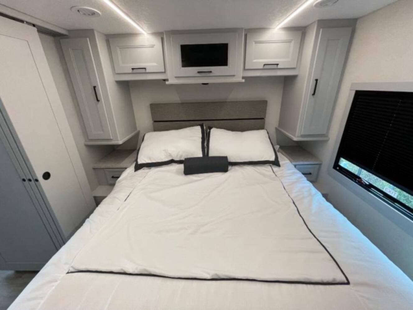 A photo of this 2026 Coachmen Mirada 33SS