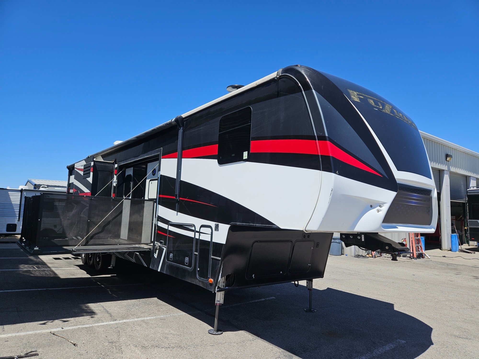 2018 Keystone Rv Fuzion 424 Fifth Wheel Toy Hauler RV