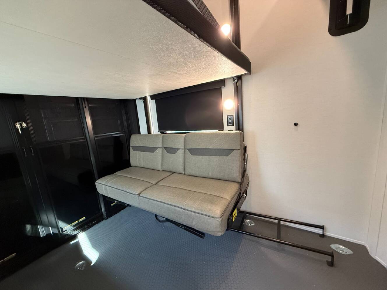 A photo of this 2026 Alliance Valor 32A10