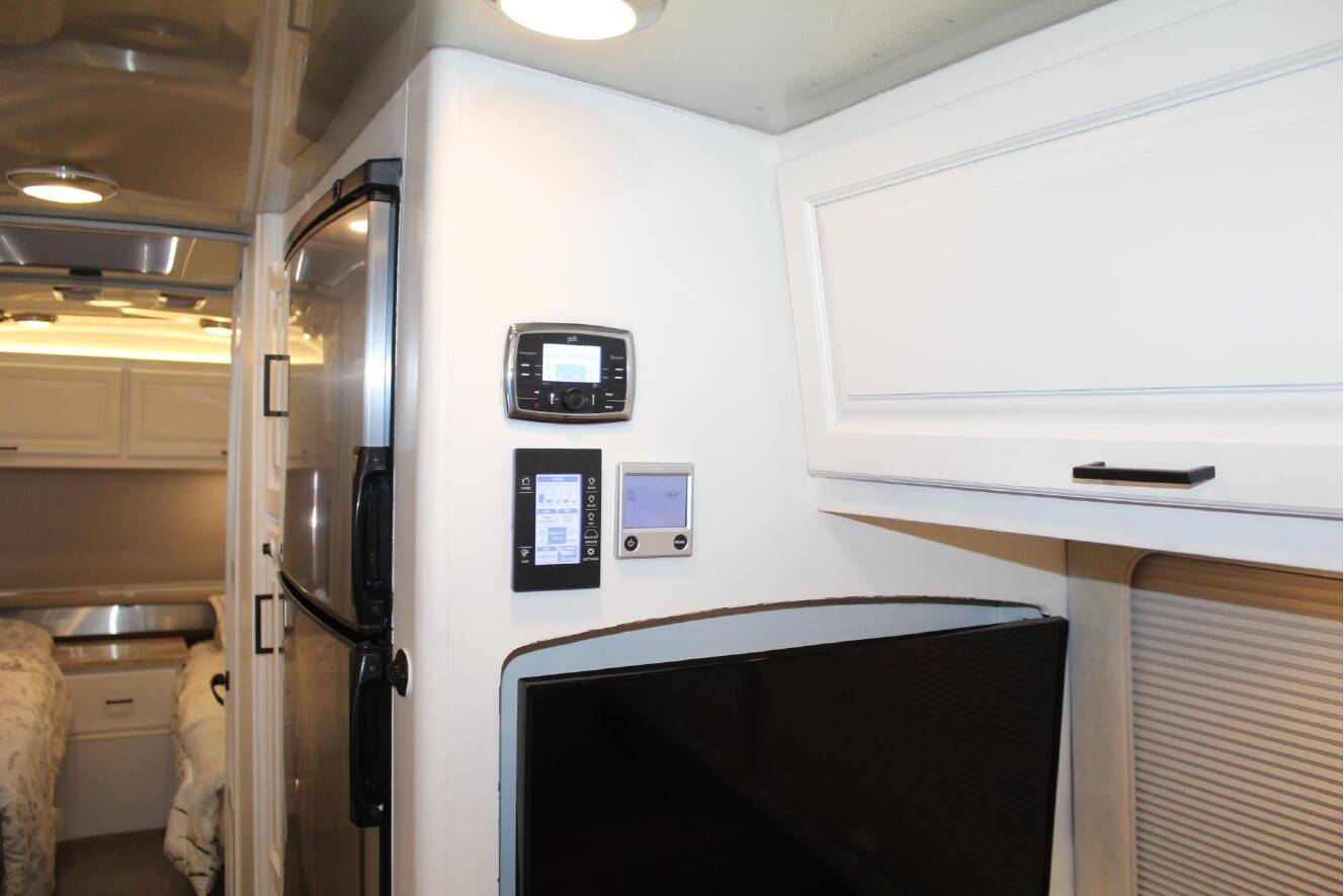 A photo of this 2017 Airstream CLASSIC 30RB