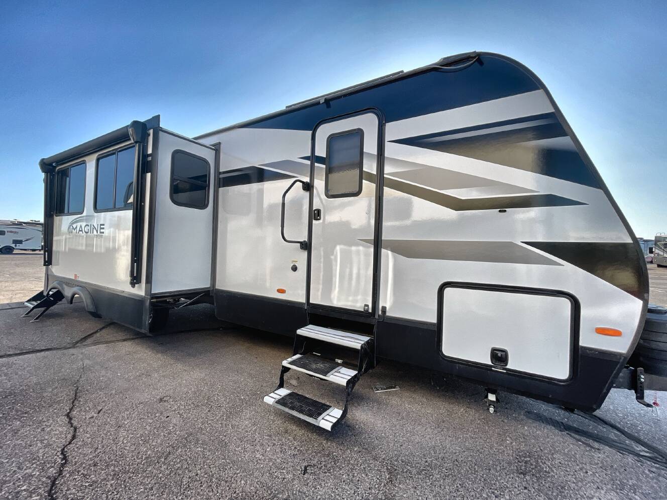 A photo of this 2024 Grand Design IMAGINE 3210BH