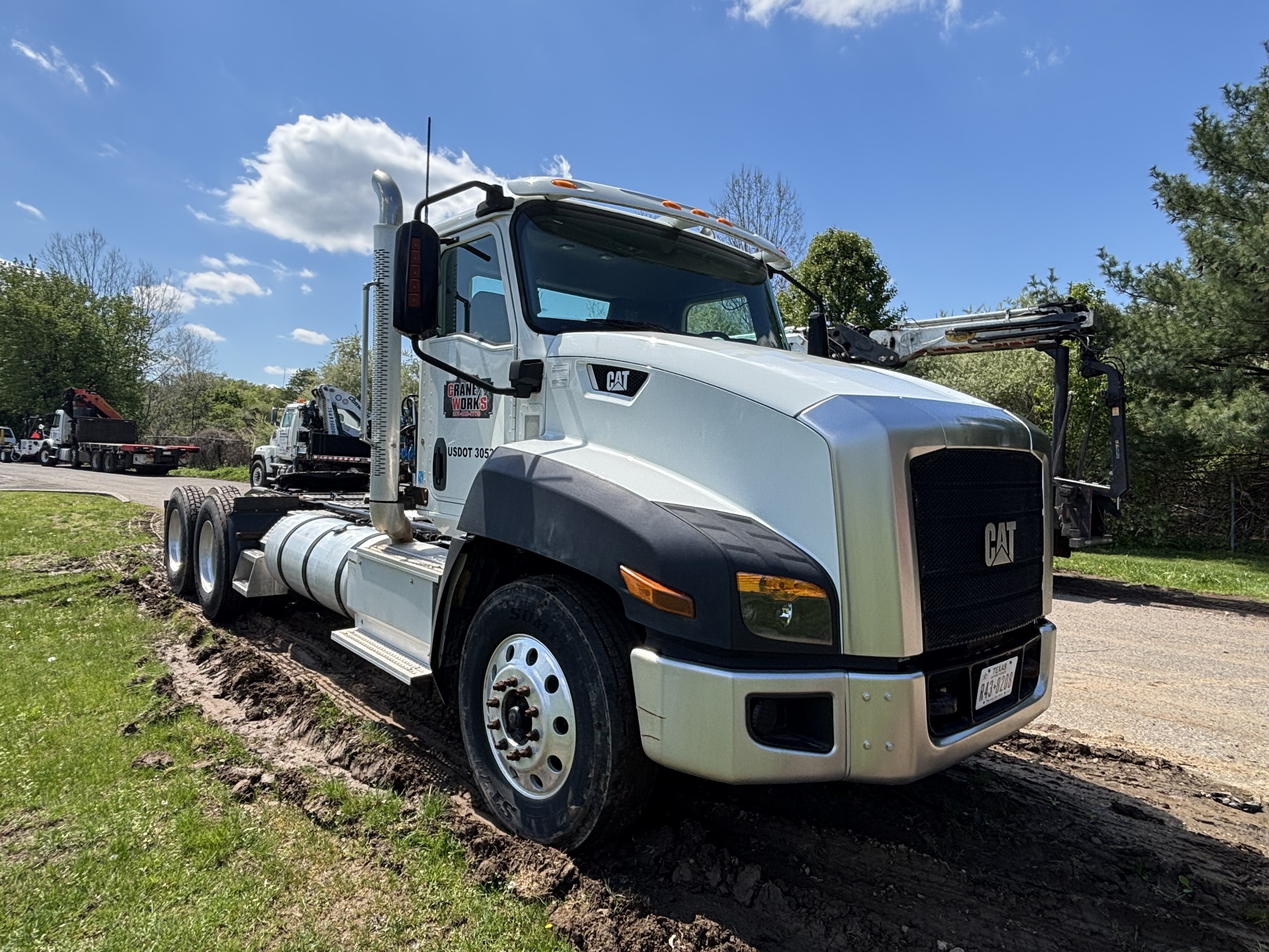 2015 CATERPILLAR CT660 in Hampton, NJ