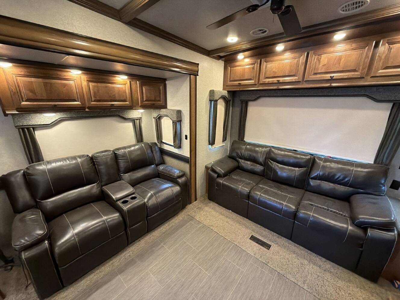 A photo of this 2017 Heartland BIG COUNTRY 3560SS