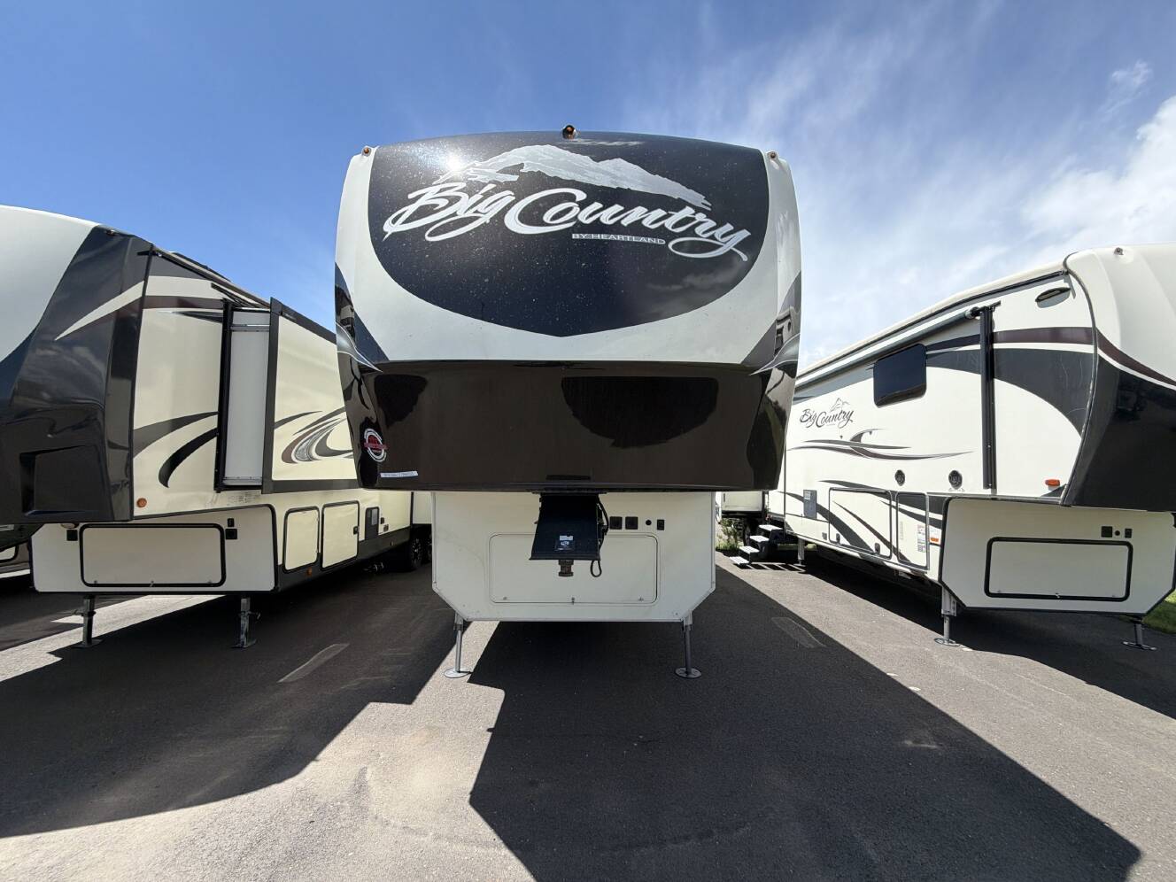 A photo of this 2017 Heartland BIG COUNTRY 3560SS