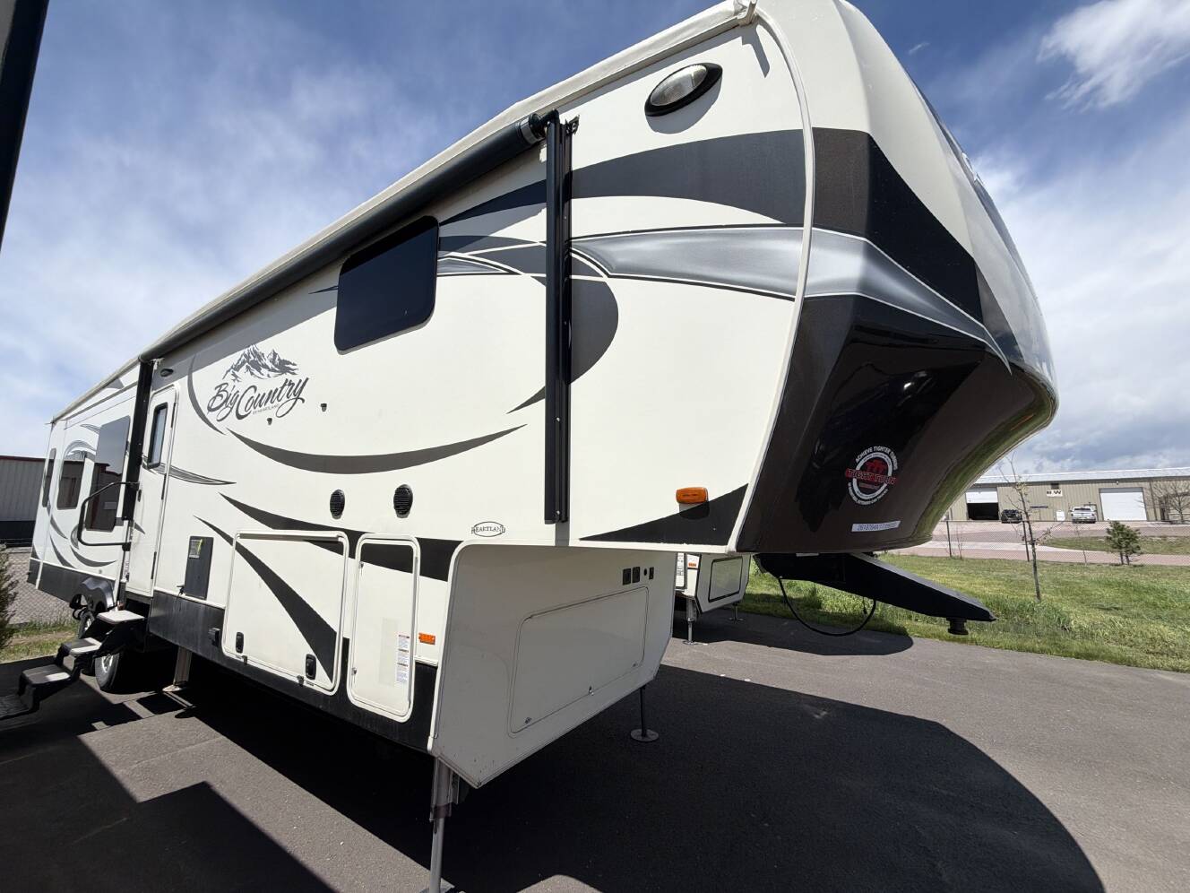 A photo of this 2017 Heartland BIG COUNTRY 3560SS