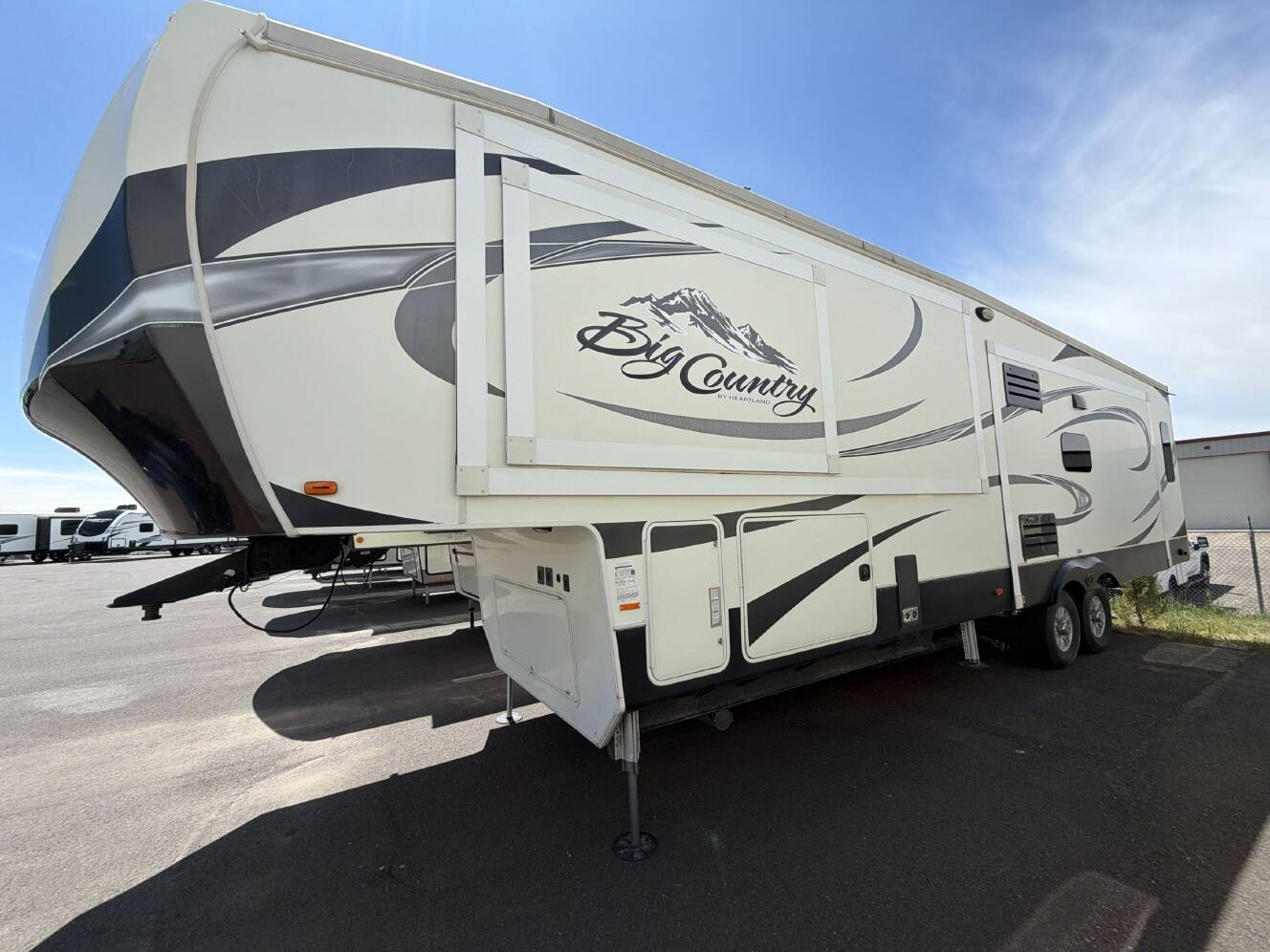 A photo of this 2017 Heartland BIG COUNTRY 3560SS