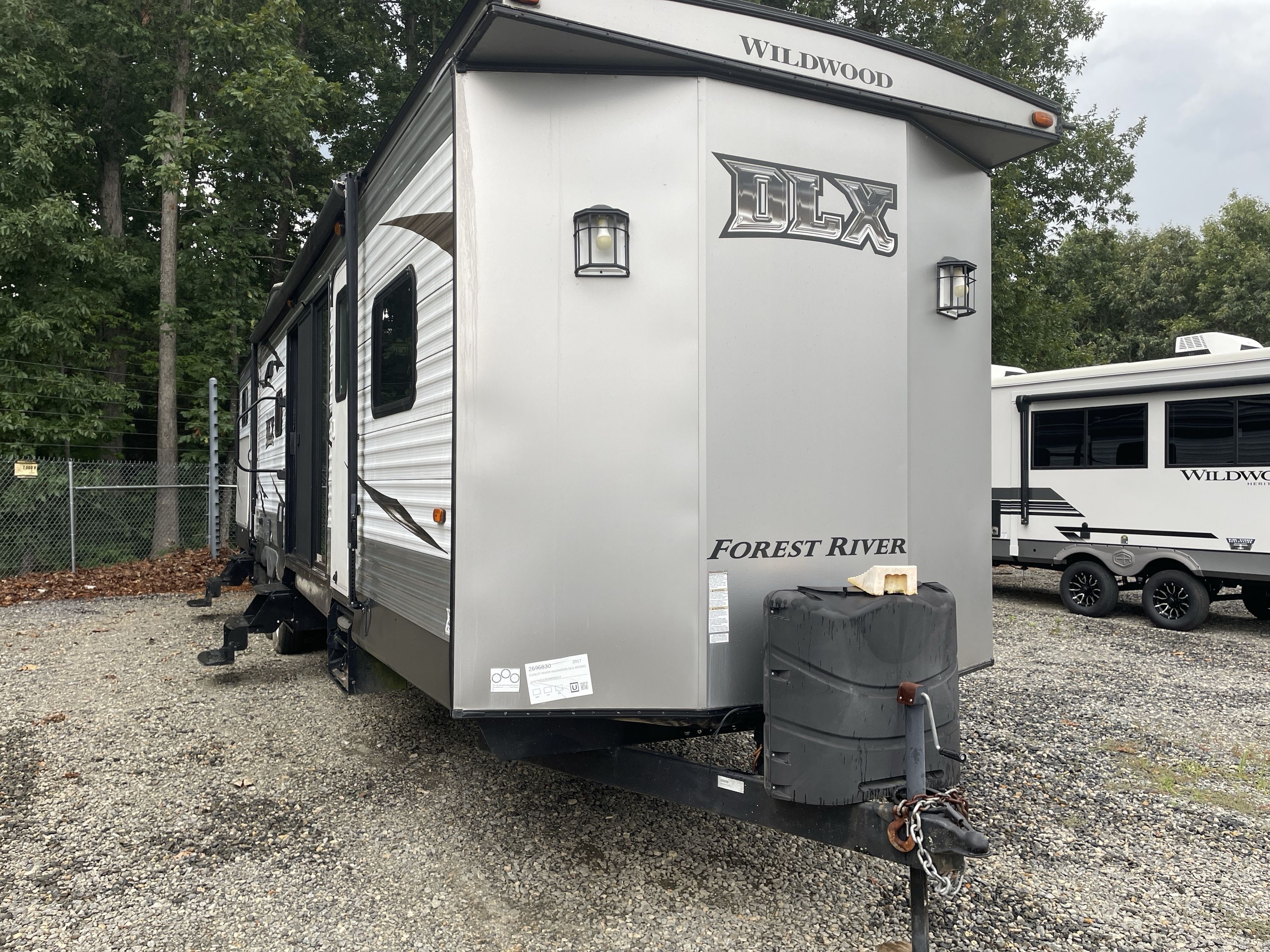 2017 Forest River WILDWOOD DLX 402QBQ RV