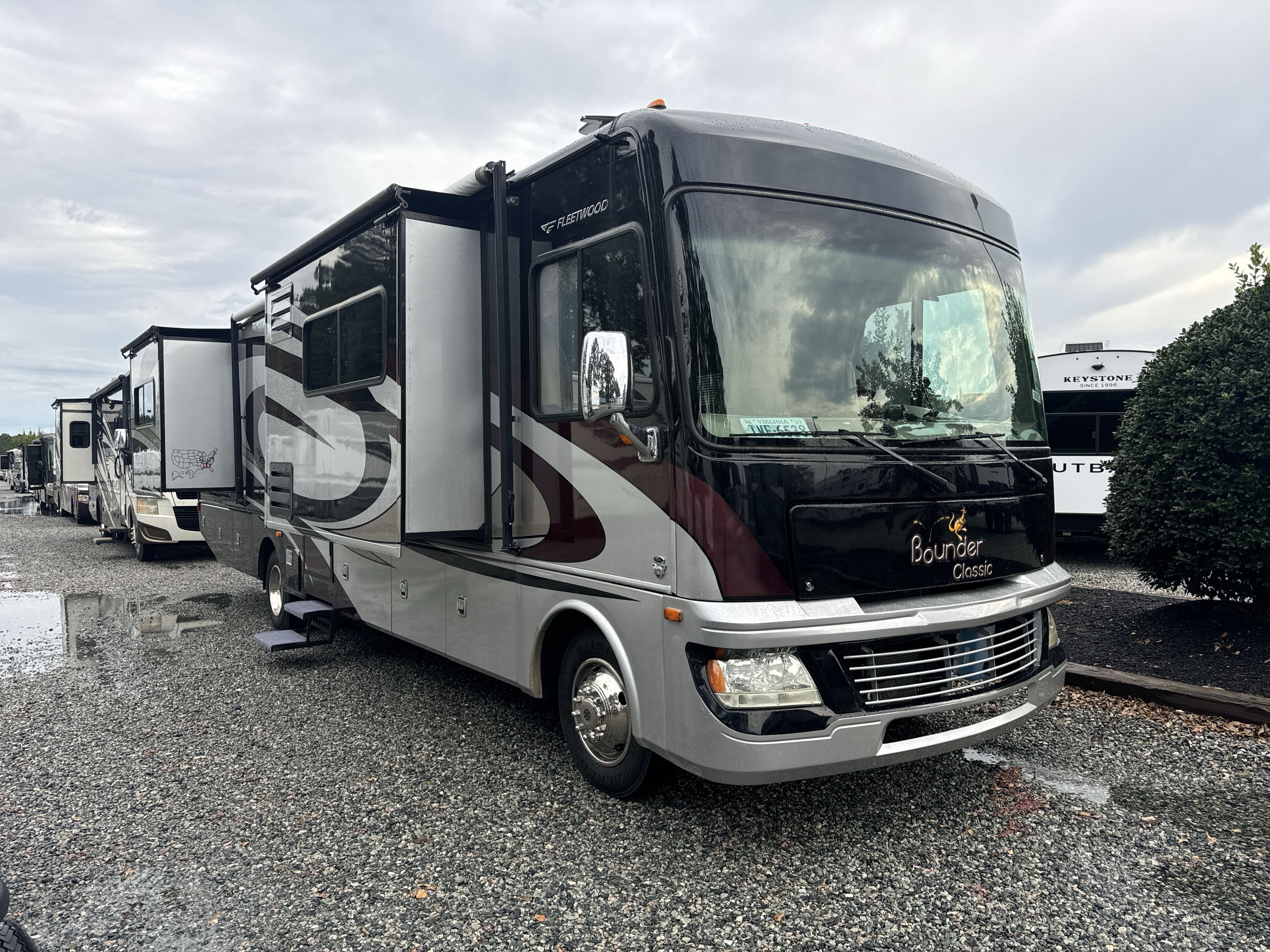2013 Fleetwood BOUNDER CLASSIC 34M in ashland VA