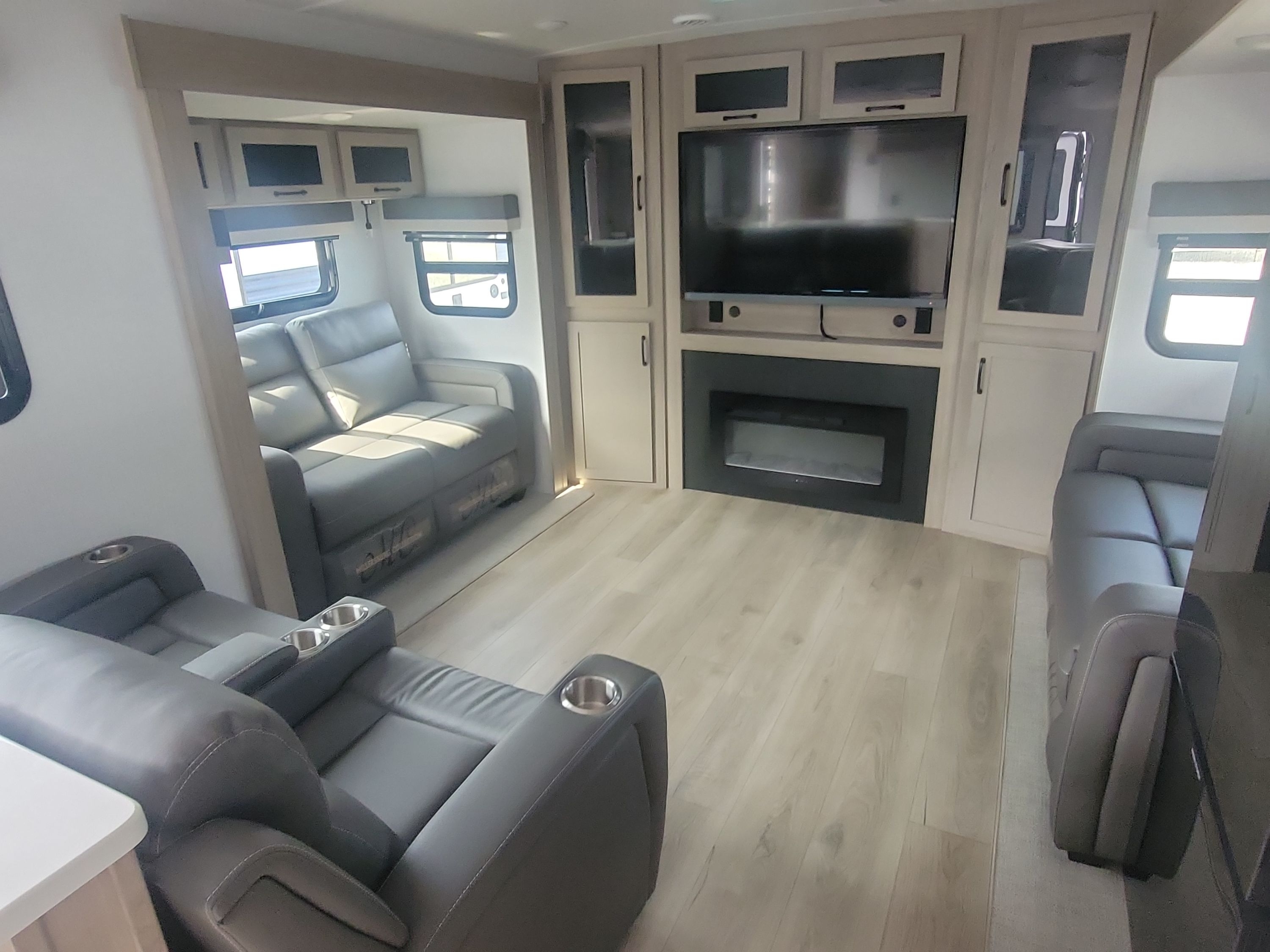 2025 Forest River FLAGSTAFF SUPER LITE 29RLS in ashland VA