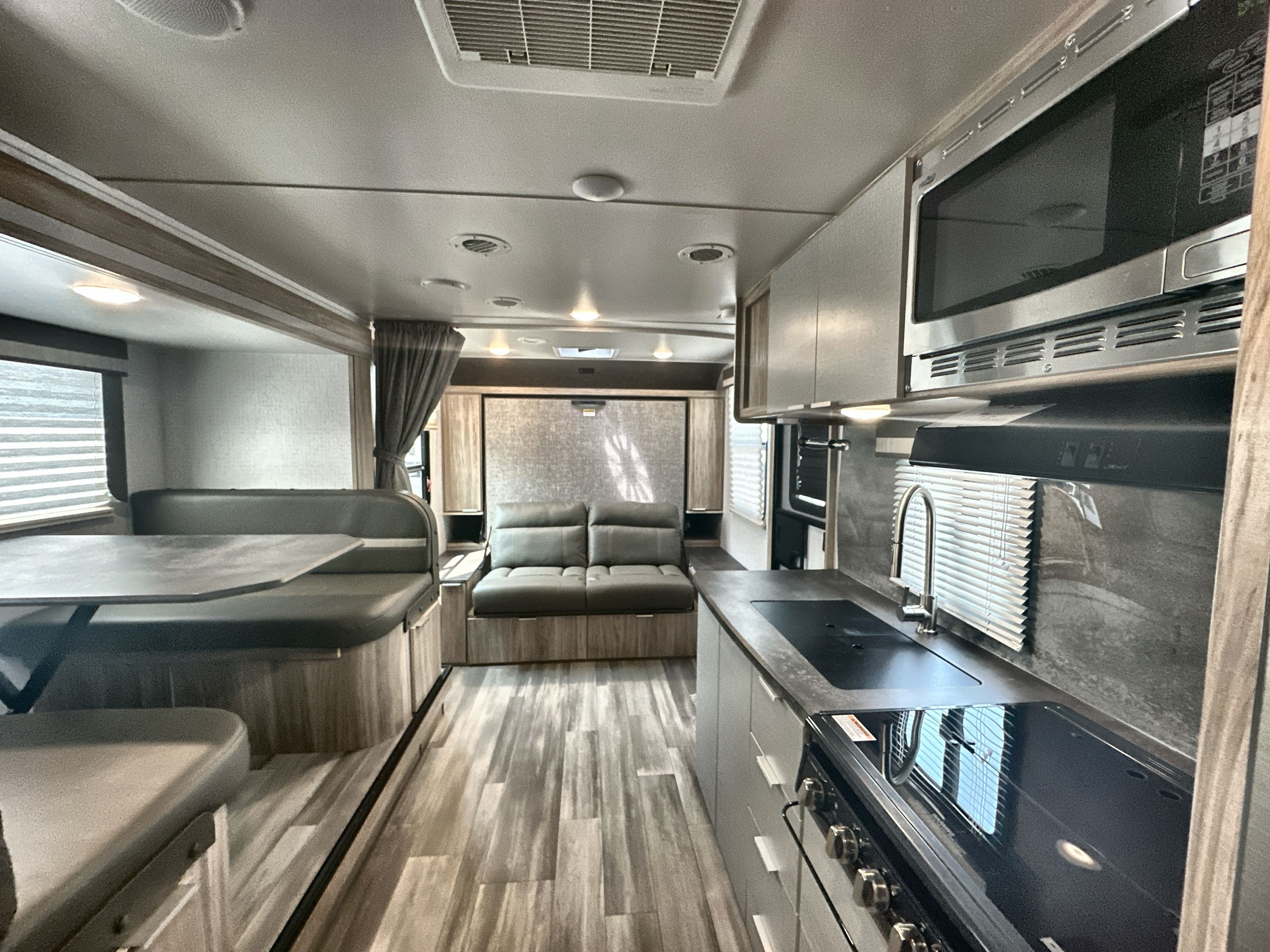 2021 Winnebago MICRO MINNIE 2306BHS in houghton lake MI
