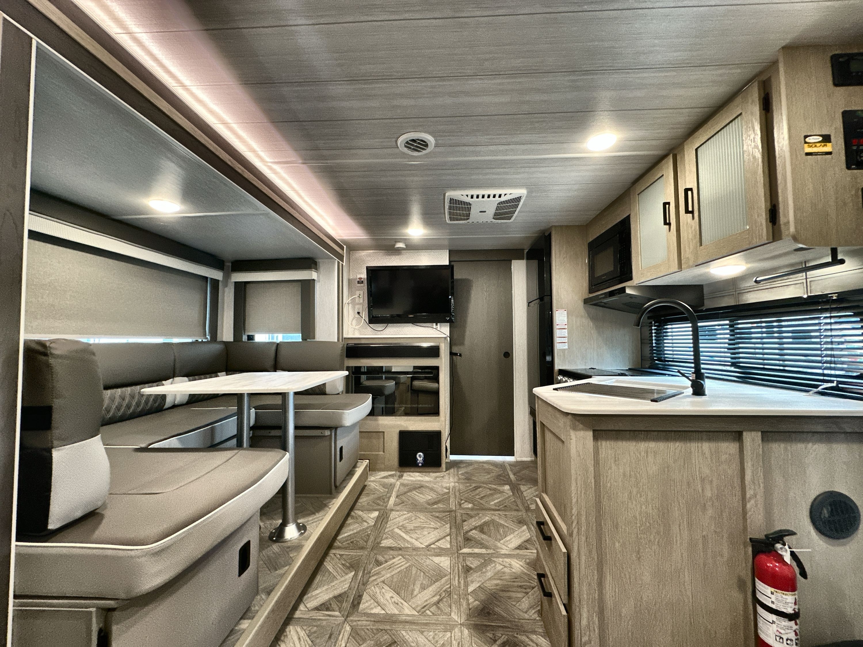 2023 Forest River WILDWOOD X-LITE 24RLXL in houghton lake MI