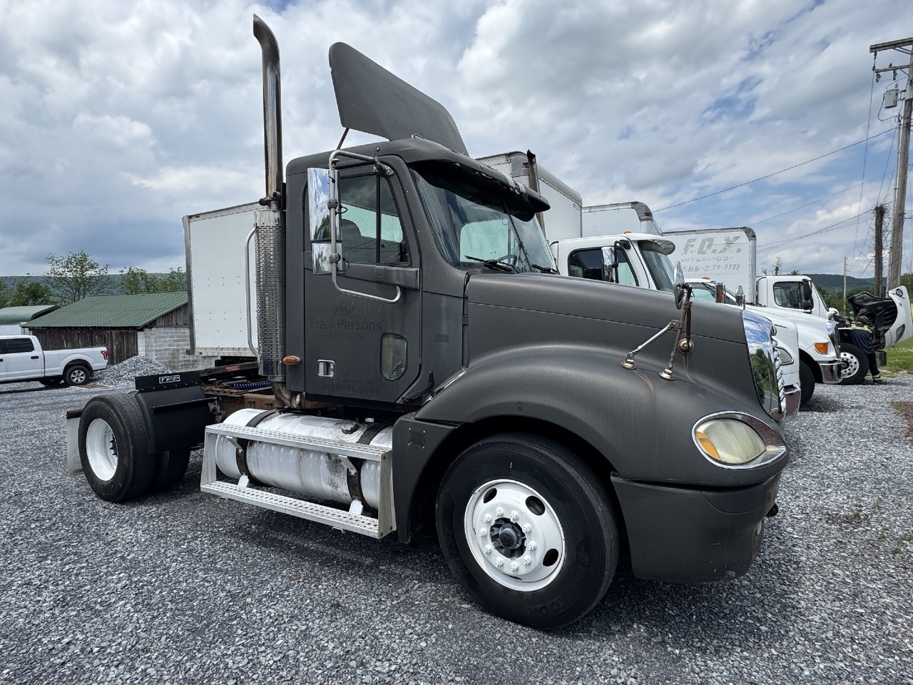 2002 FREIGHTLINER COLUMBIA in Bethel, PA