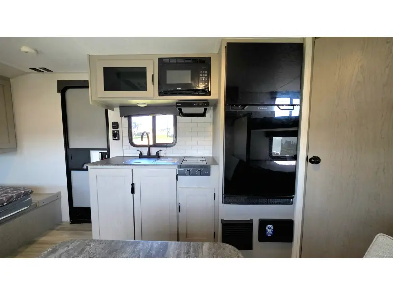 2024 Coachman Clipper 18BH