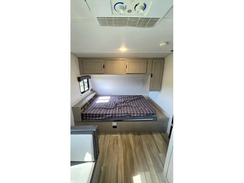 2024 Coachman Clipper 18BH