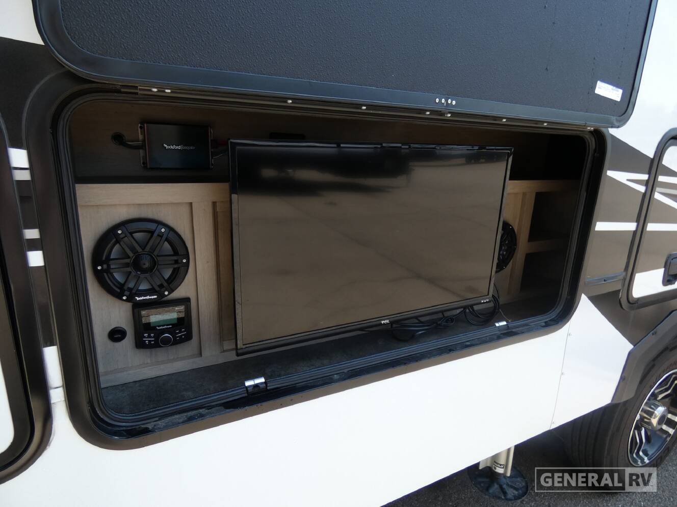 A photo of this 2023 Grand Design MOMENTUM 376THS
