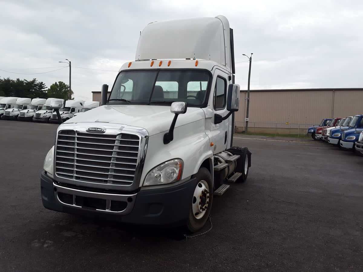 2013 FREIGHTLINER CASCADIA 125 in Nashville, TN