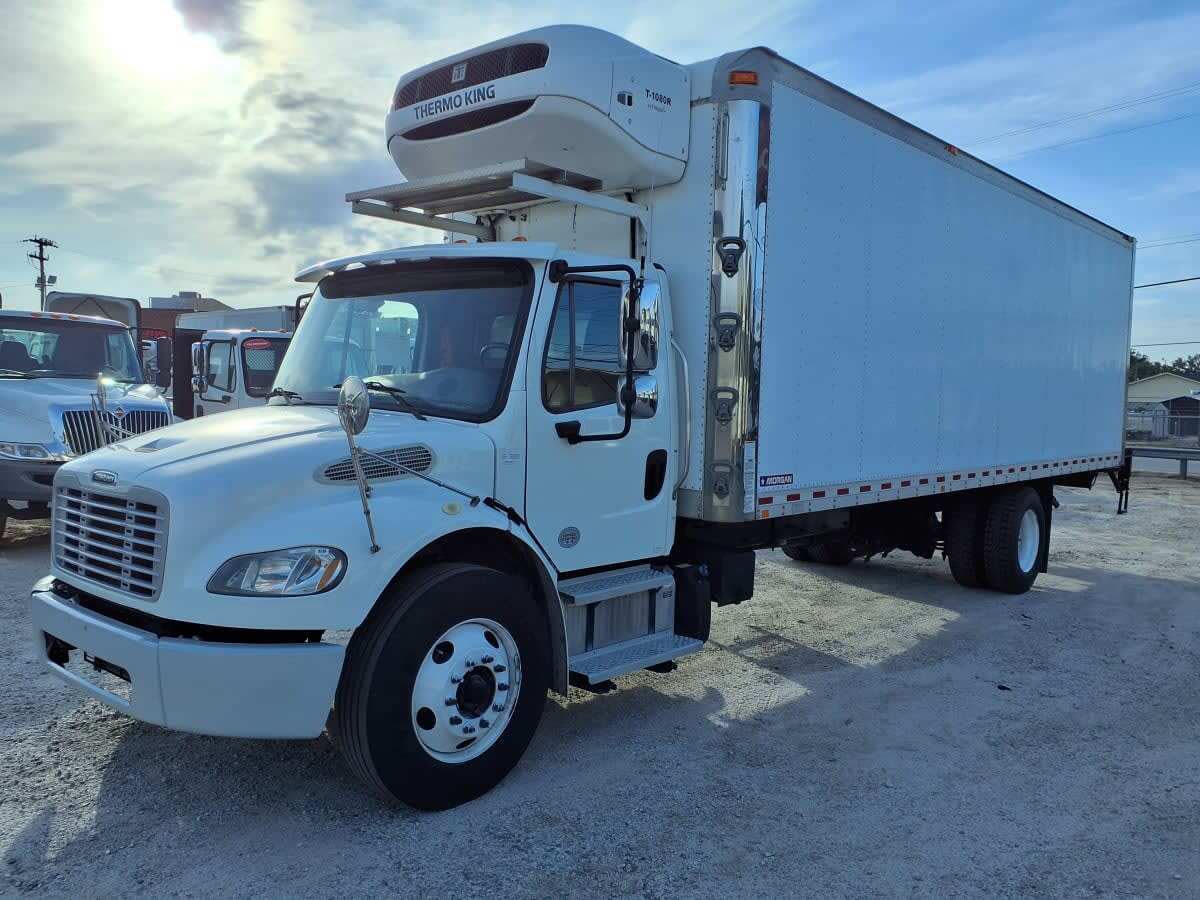 2019 FREIGHTLINER BUSINESS CLASS M2 106 in Greenville, SC