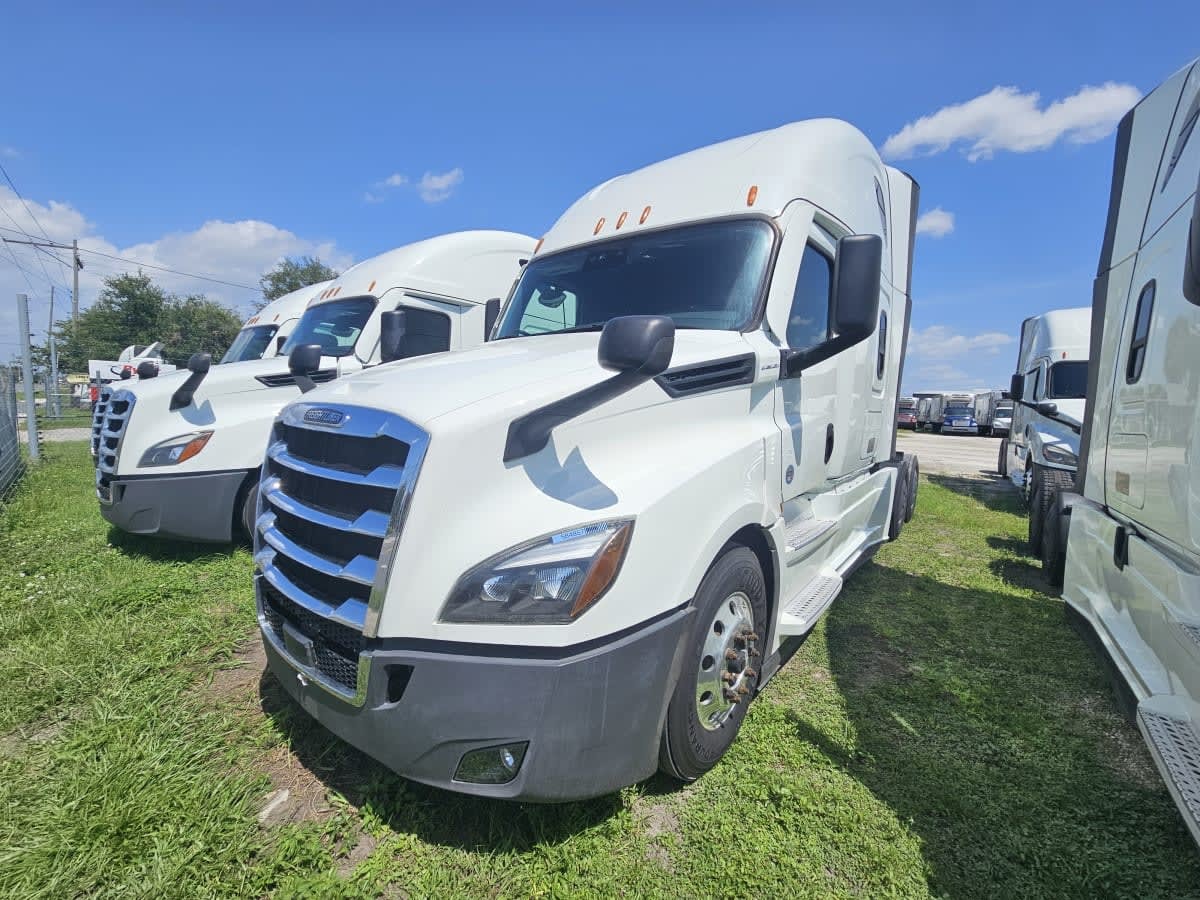 2022 FREIGHTLINER CASCADIA 126 in Orlando, FL