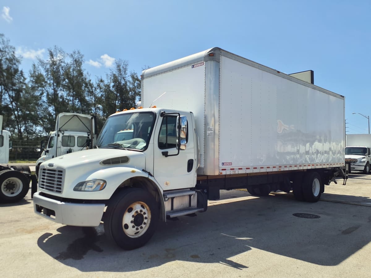 2019 FREIGHTLINER BUSINESS CLASS M2 106 in Miami, FL