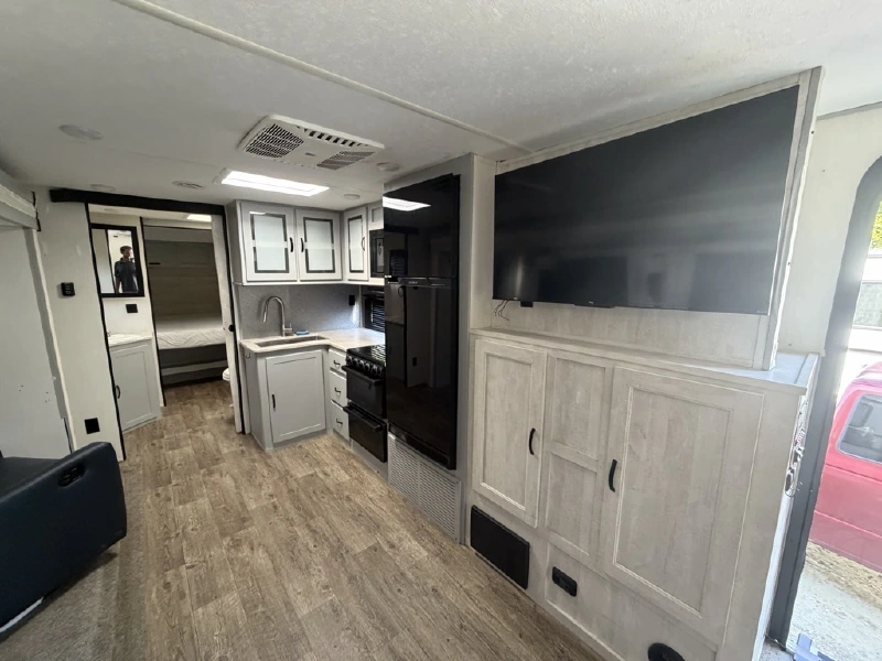 2023 FOREST RIVER VIBE 28BH
