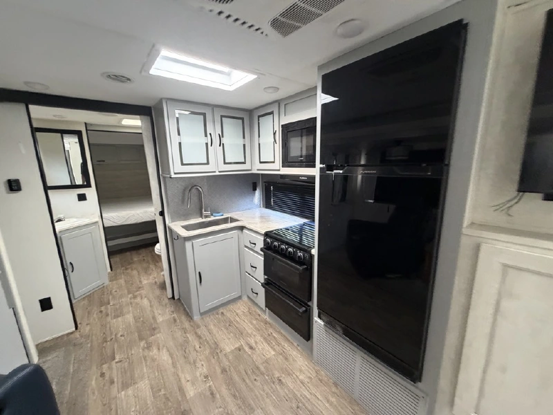 2023 FOREST RIVER VIBE 28BH