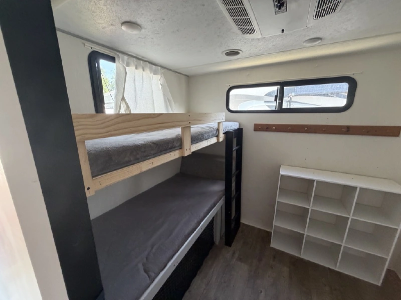 2023 FOREST RIVER VIBE 28BH