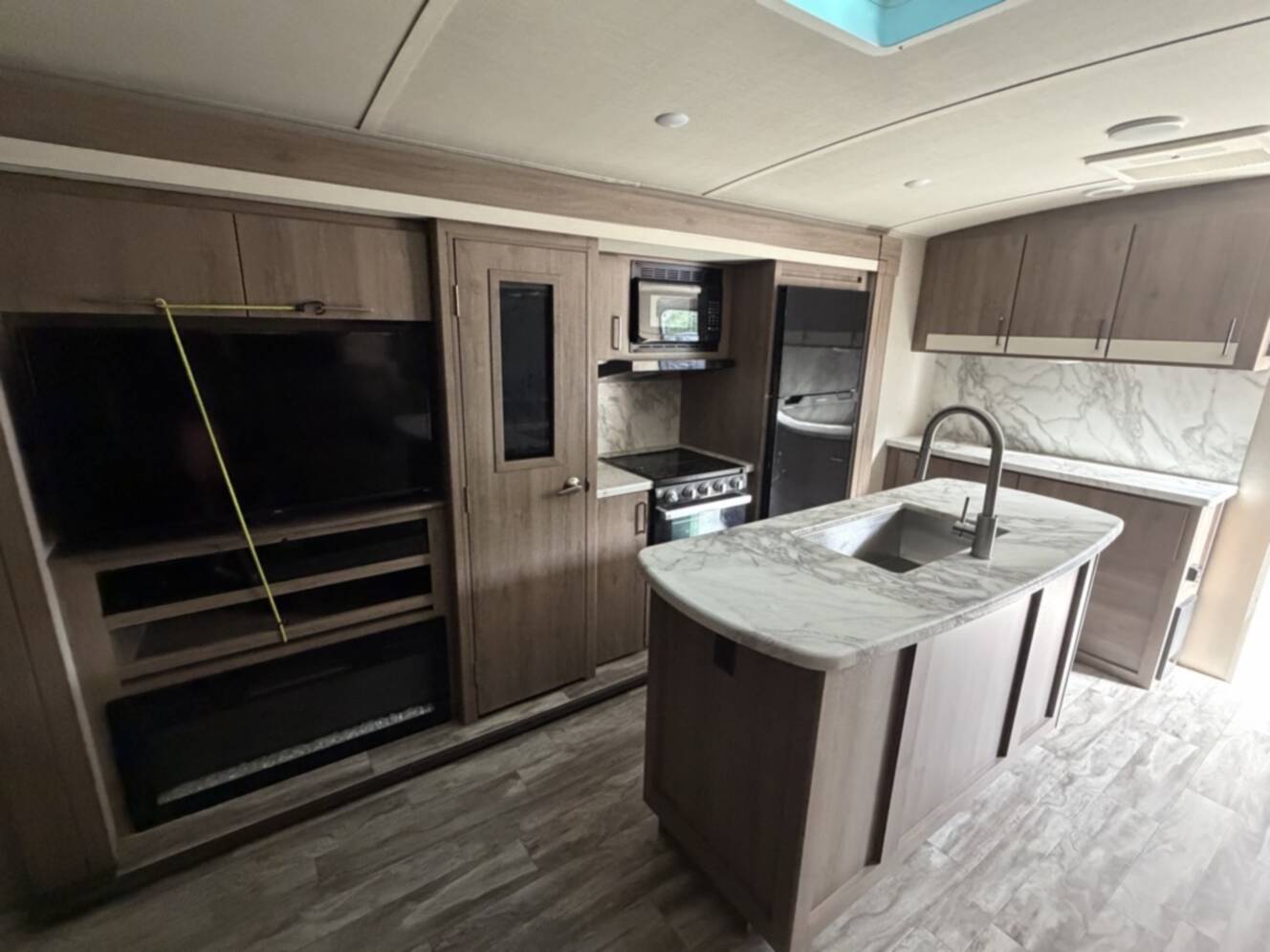 A photo of this 2022 Grand Design IMAGINE 2970RL