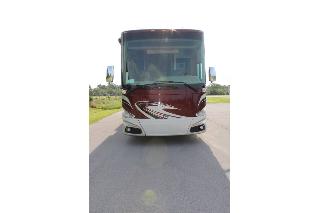 A photo of this 2015 Tiffin Motorhomes PHAETON 40 QBH