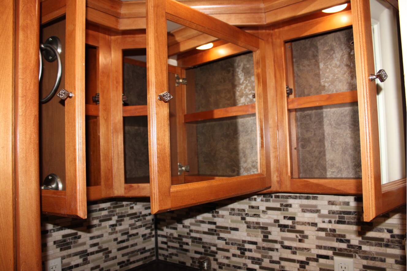 A photo of this 2015 Tiffin Motorhomes PHAETON 40 QBH
