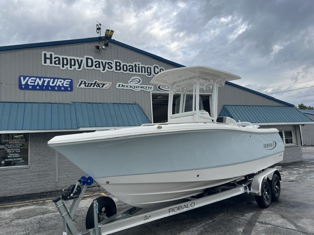 2027 Robalo 232 Explorer R242EX in port clinton OH
